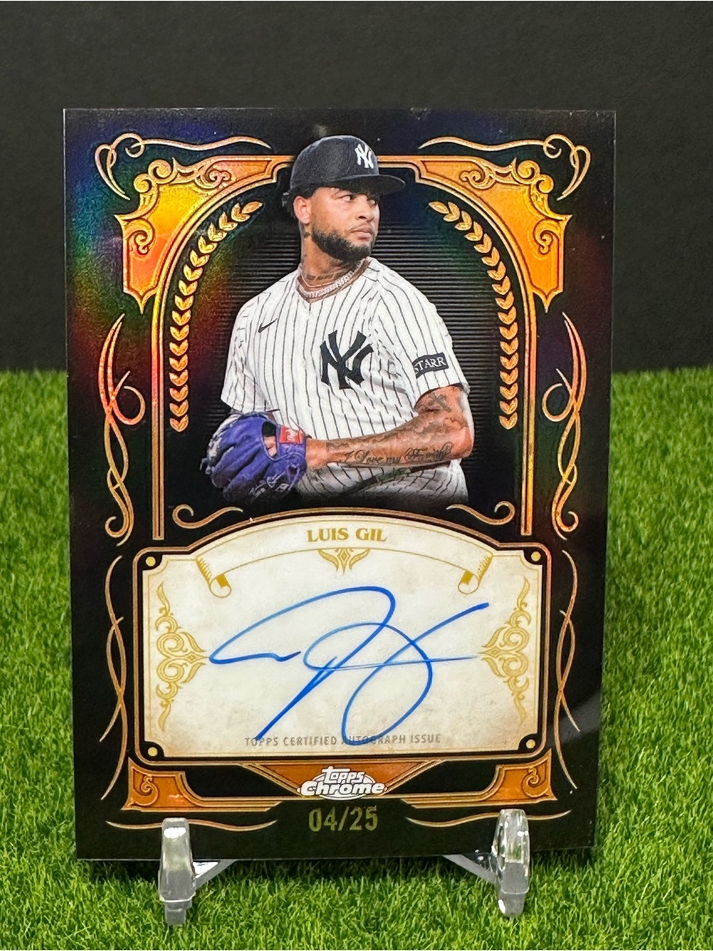 2026 Topps Chrome “Ink Strokes” Yankees Luis Gil Orange Refractor Auto /25